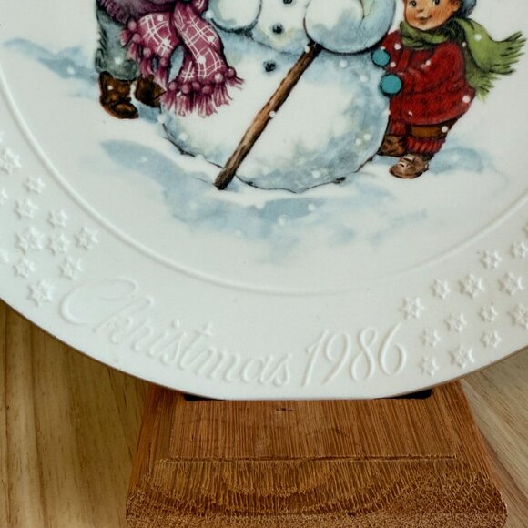 1986 Avon A Child's Christmas Porcelain 22K Gold TrimCollection Plate Snowman - Picture 2 of 9